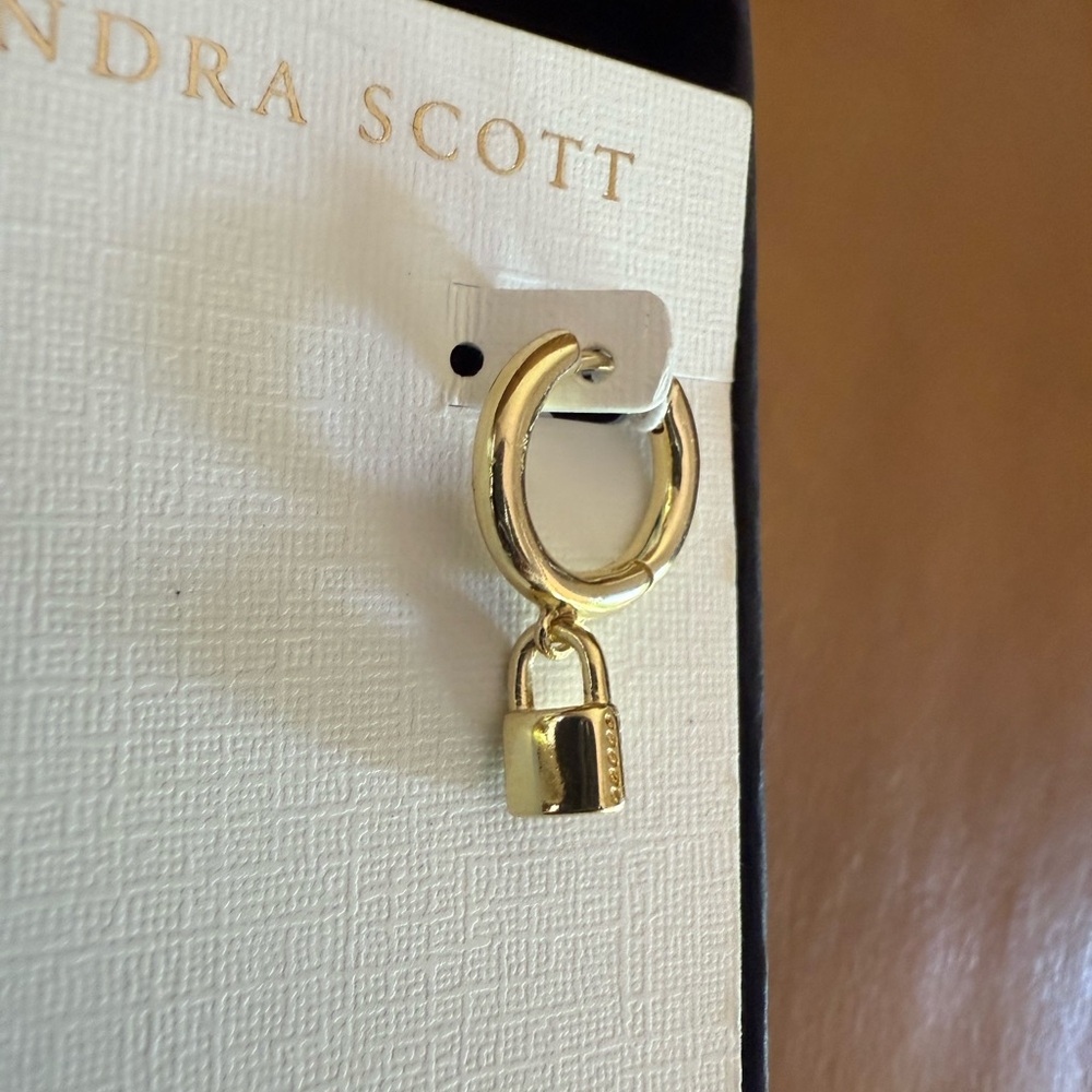 Kendra Scott Gold Jessi Locket Huggie Earrings - Picture 6 of 6